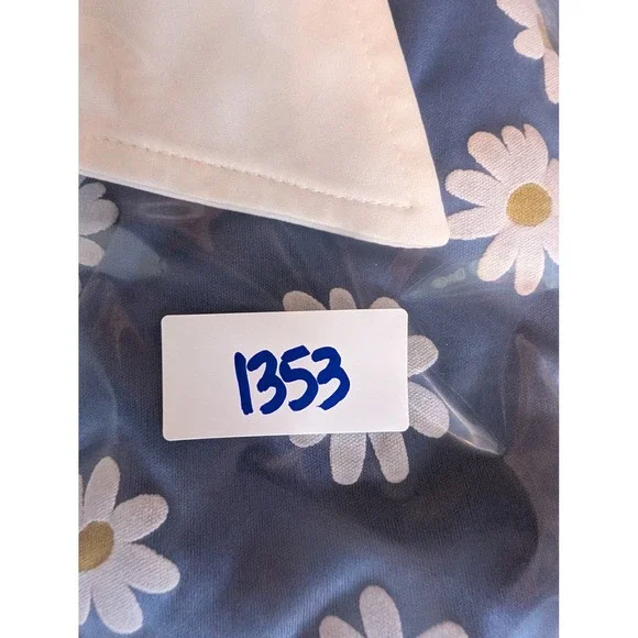 Uncivilized VTG 90s Y2K Daisy Polo Shirt Women S Blue Floral V-Neck Baby Tee - Picture 8 of 8